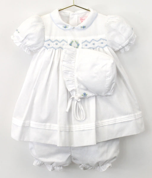 Petit Ami DRESS ベビー・ガールズ US サイズ: 3 month カラー: ホワイト Petit Ami White & Blue Girls Smocked Dress with Bonnet & Bloomers